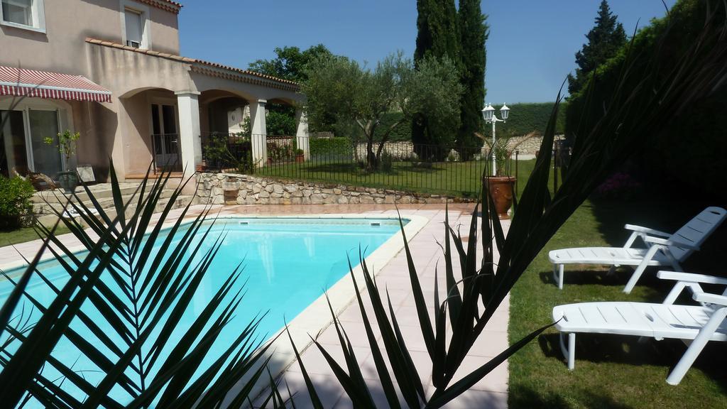 Les Chambres D'Hotes D'Eloise, Piscine Privee Aramon Dış mekan fotoğraf